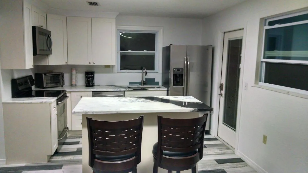 Дом отдыха Tampa Lakehouse США